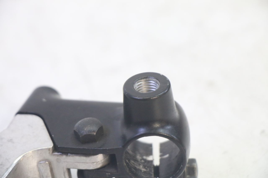 photo de DŹWIGNIA SPRZĘGŁA YAMAHA TDM ABS 900 (2002 - 2014) - Inny kąt widzenia