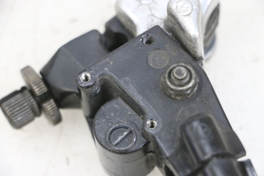 photo de DŹWIGNIA SPRZĘGŁA KAWASAKI ZR 7 750 (1999 - 2004) - Zbliżenie techniczne