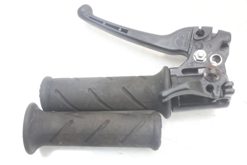 photo de DŹWIGNIA HAMULCA PRAWA PEUGEOT 103 VOGUE VS2 50 (2004 - 2017) - Zbliżenie techniczne