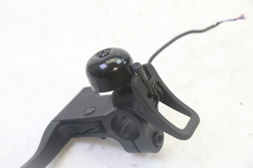 photo de DŹWIGNIA HAMULCA LEWA SEGWAY NINEBOT F65I 1 - Zoom stanu zużycia