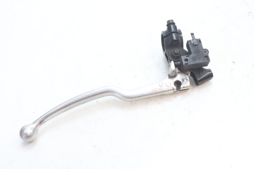 photo de LEWAREK HAMULCA LEWY SUZUKI GSR 600 (2005 - 2012) - Zbliżenie techniczne