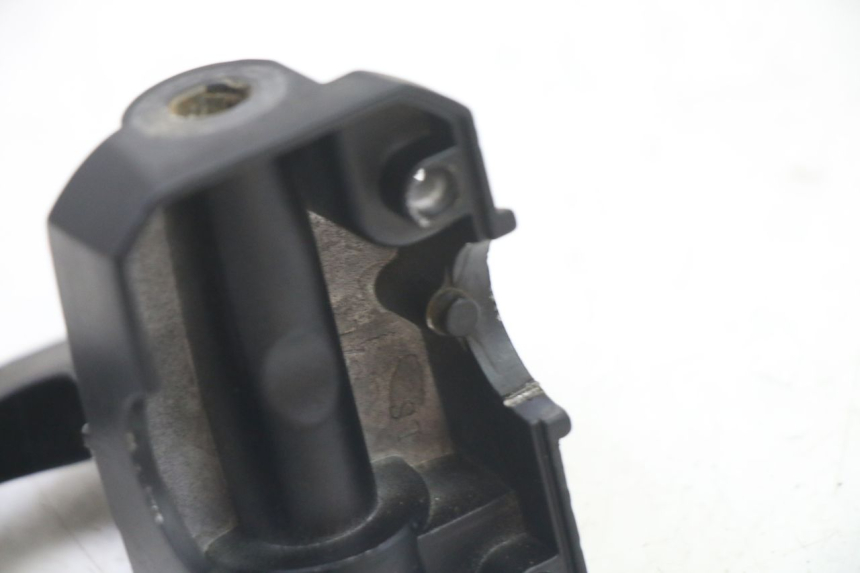 photo de DŹWIGNIA HAMULCA LEWA PEUGEOT KISBEE 4T 50 (2018 - 2022) - Zbliżenie techniczne