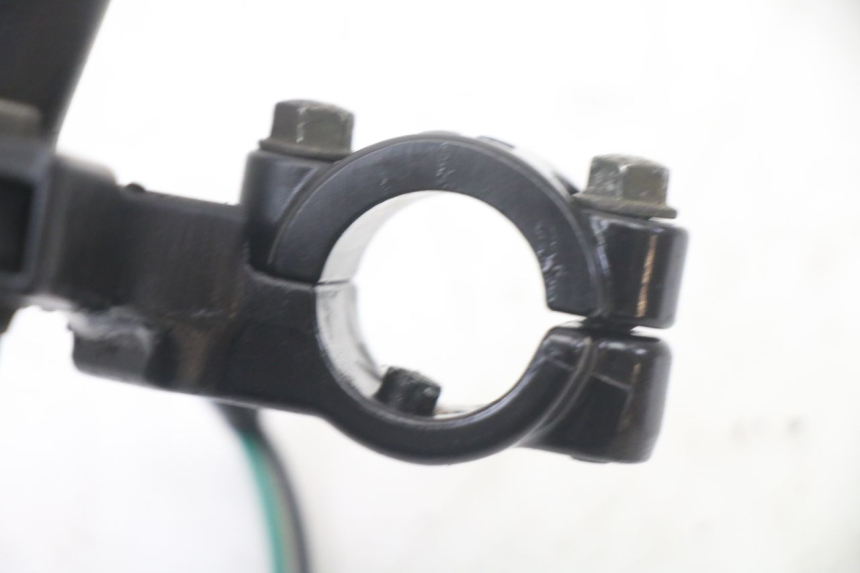 photo de DŹWIGNIA HAMULCA LEWA KYMCO DINK 4T 50 (2007 - 2018) - Zbliżenie techniczne