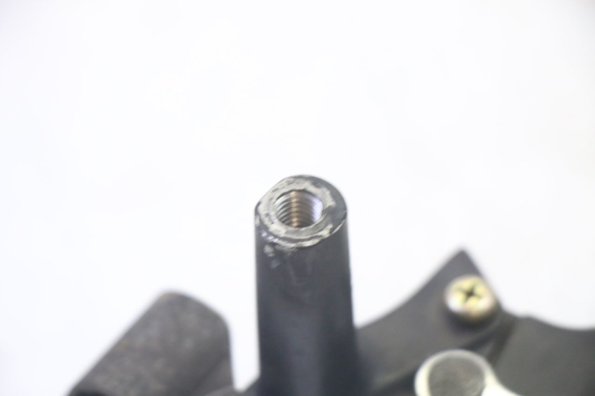 photo de DŹWIGNIA HAMULCA LEWA HONDA SCV LEAD 100 (2003 - 2007) - Zbliżenie techniczne