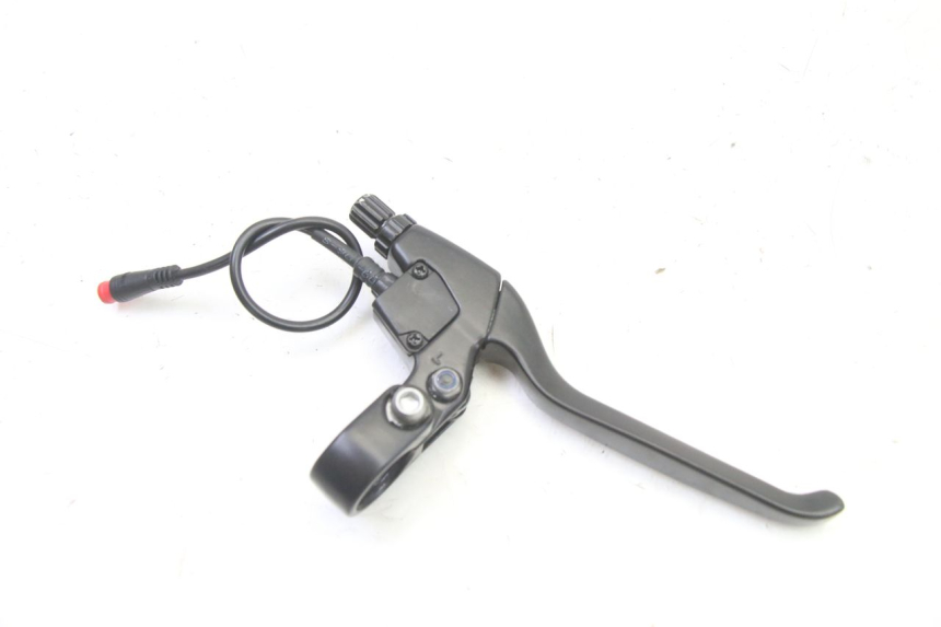 photo de DŹWIGNIA HAMULCA LEWA NAMI STELLAR 1 - Zbliżenie techniczne