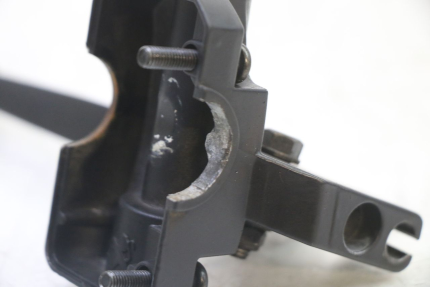 photo de DŹWIGNIA HAMULCA LEWA PEUGEOT STREETZONE I 2T 50 (2018 - 2020) - Zbliżenie techniczne