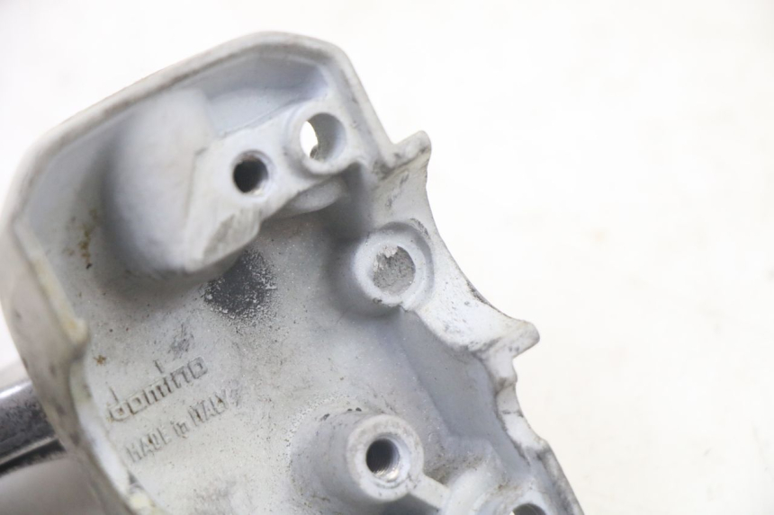 photo de DŹWIGNIA HAMULCA LEWA YAMAHA WHY 50 (1998 - 2000) - Zbliżenie techniczne