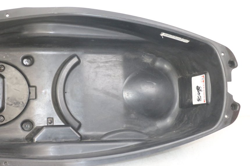 photo de KUFER POD SIEDZENIEM QUADRO 3D S 350 (2013 - 2018) - Stan powierzchni