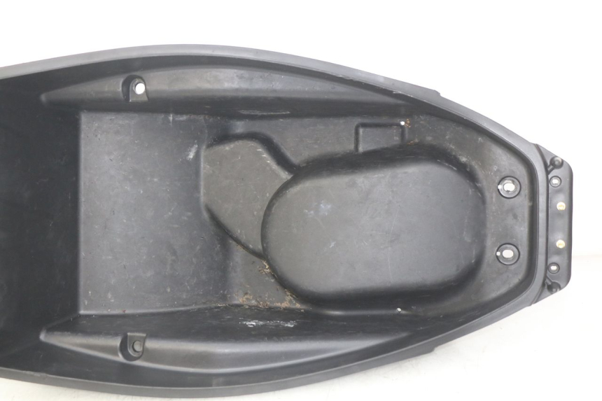 photo de KUFER POD SIEDZENIEM KYMCO AGILITY 16+ 4T 50 (2018 - 2023) - Część sprawdzona