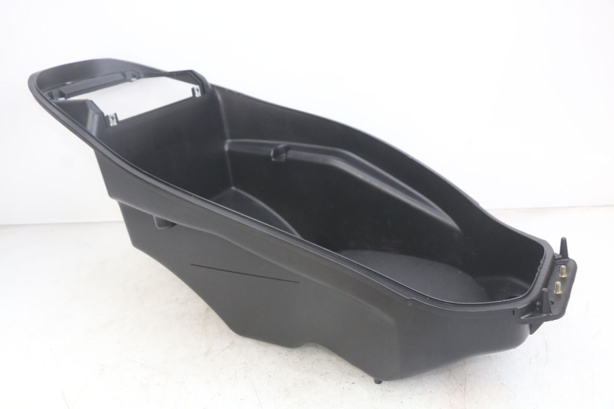 photo de KUFER POD SIEDZENIEM KYMCO AGILITY 16+ 4T 50 (2018 - 2023) - Zoom stanu zużycia