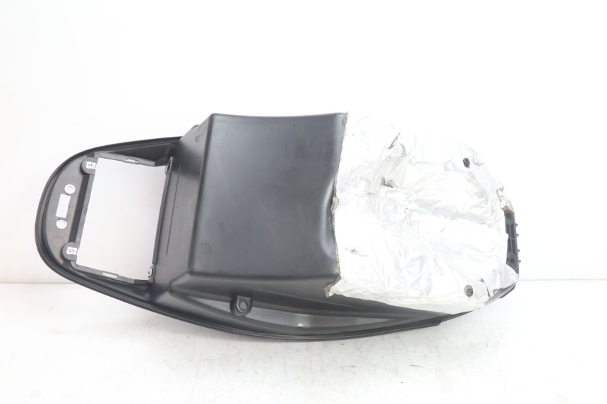 photo de KUFER POD SIEDZENIEM KYMCO AGILITY CITY 16P 125 (2015 - 2024) - Punkty mocowania