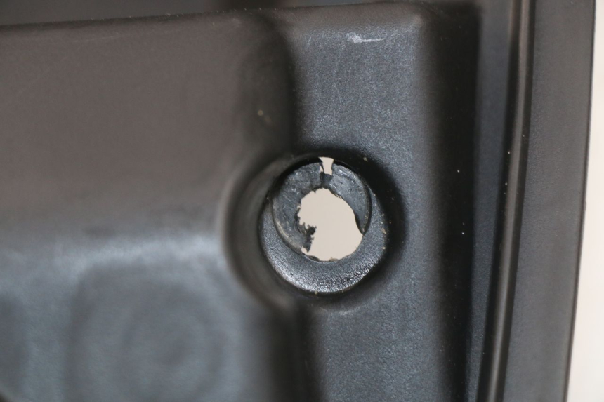 photo de KUFER POD SIEDZENIEM KYMCO AGILITY CITY 4T 50 (2008 - 2016) - Zoom stanu zużycia