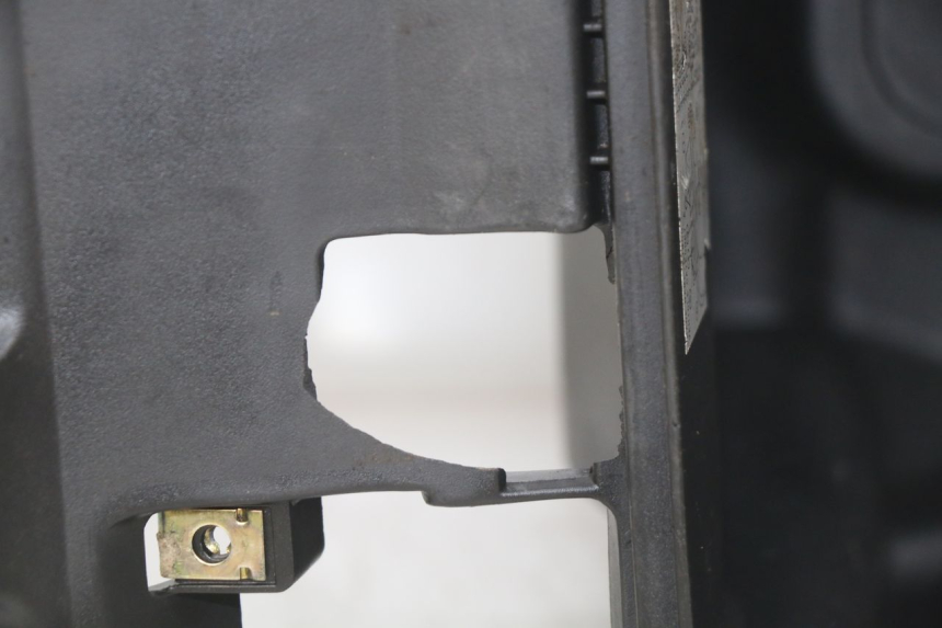 photo de KUFER POD SIEDZENIEM KYMCO AGILITY RS 4T 50 (2009 - 2013) - Punkty mocowania