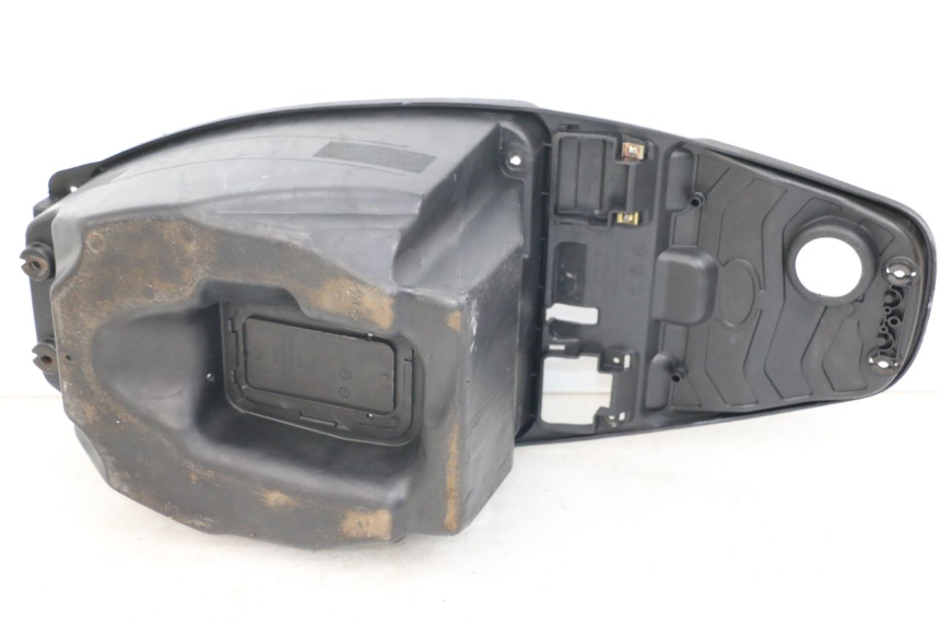 photo de KUFER POD SIEDZENIEM KYMCO AGILITY RS 4T 50 (2009 - 2013) - Szczegół części