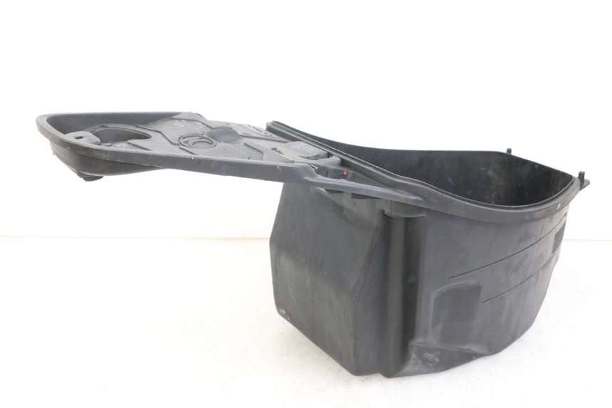 photo de KUFER POD SIEDZENIEM KYMCO AGILITY RS 4T 50 (2009 - 2013) - Zbliżenie techniczne