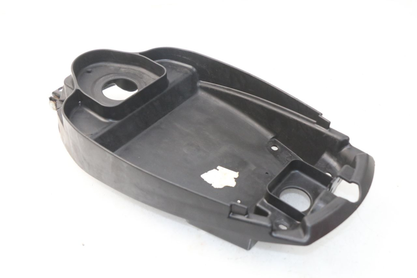 photo de KUFER POD SIEDZENIEM MBK BOOSTER SPIRIT 50 (2004 - 2017) - Zbliżenie techniczne