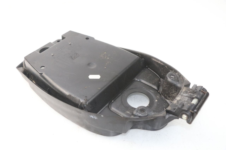 photo de KUFER POD SIEDZENIEM MBK BOOSTER SPIRIT 50 (2004 - 2017) - Zoom stanu zużycia