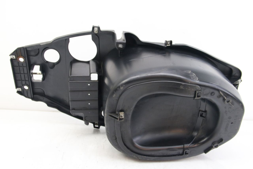 photo de KUFER POD SIEDZENIEM DERBI BOULEVARD 50 (2009 - 2006) - Punkty mocowania