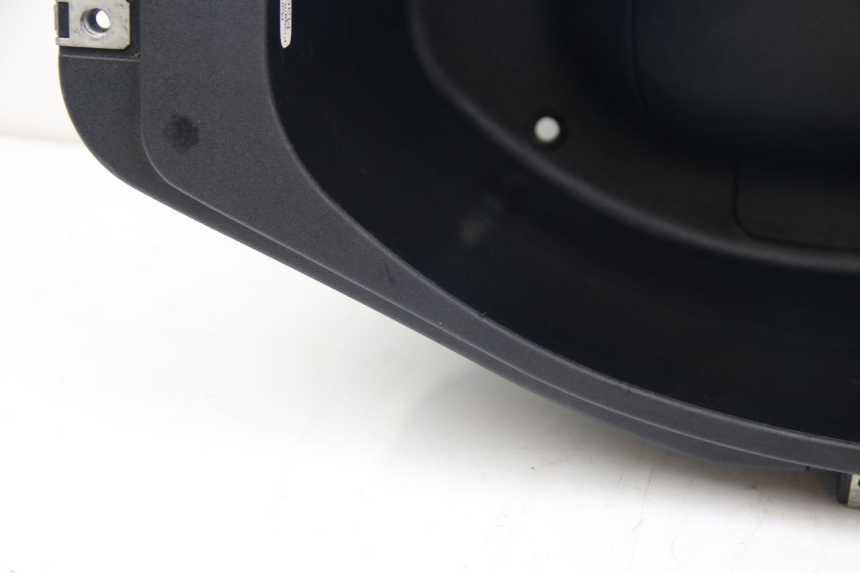 photo de KUFER POD SIEDZENIEM DERBI BOULEVARD 50 (2009 - 2006) - Oznaczenia i referencje