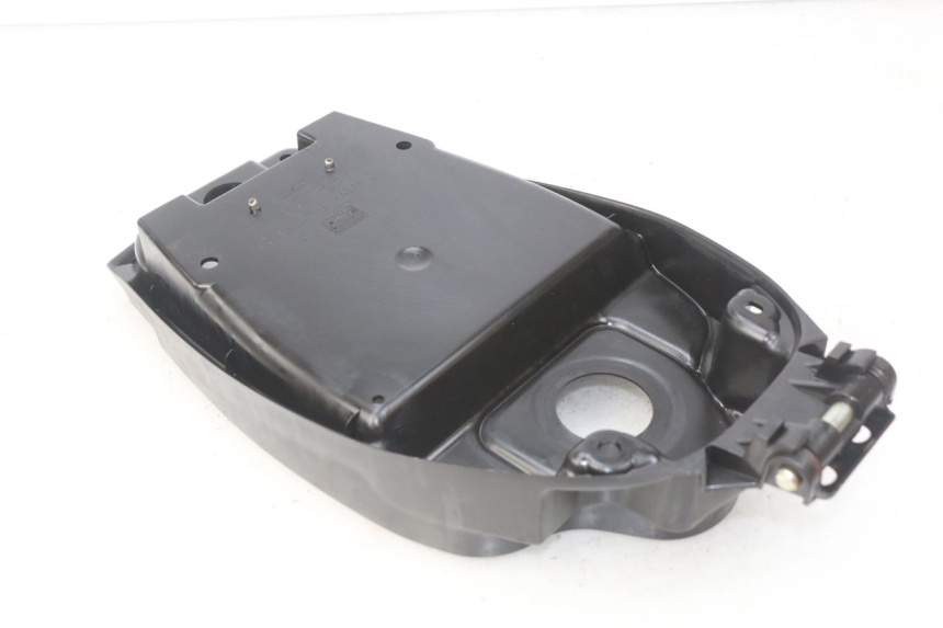 photo de KUFER POD SIEDZENIEM YAMAHA BW'S EASY 50 (2013 - 2016) - Zoom stanu zużycia