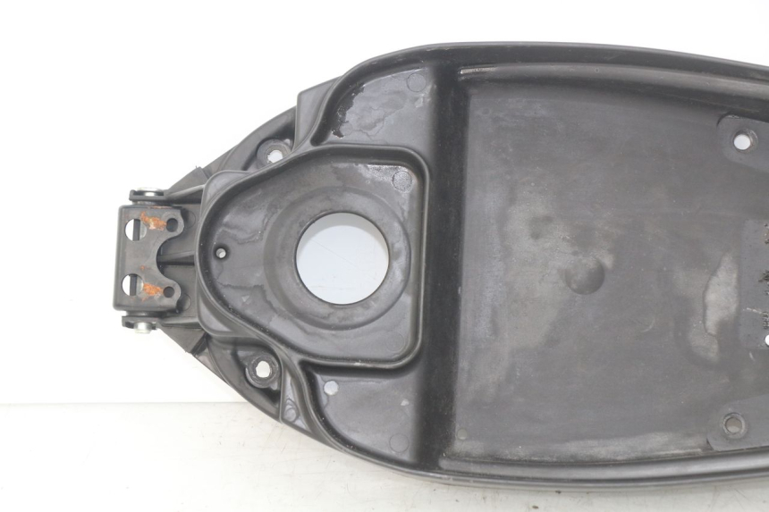 photo de KUFER POD SIEDZENIEM YAMAHA BW'S EASY 50 (2013 - 2016) - Punkty mocowania