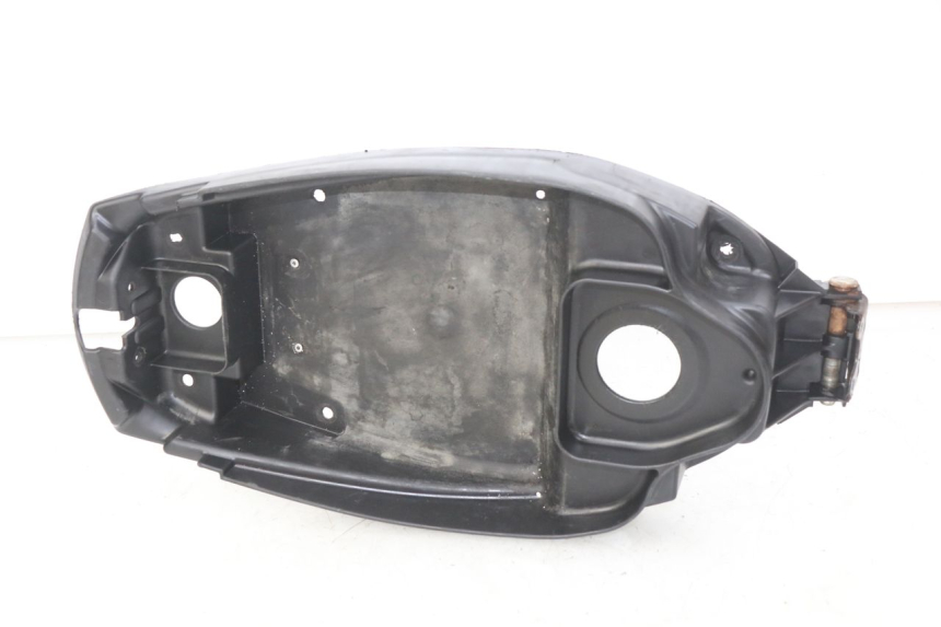 photo de KUFER POD SIEDZENIEM YAMAHA BW'S NAKED 50 (2008 - 2019) - Szczegół części