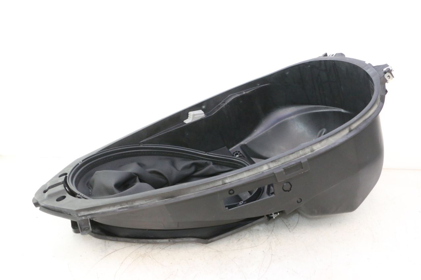 photo de KUFER SIEDZENIOWY BMW C SPORT 650 (2015 - 2021) - Widok z bliska