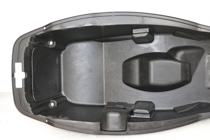 photo de KUFER POD SIEDZENIEM PEUGEOT CITYSTAR 50 (2013 - 2017) - Widok ogólny