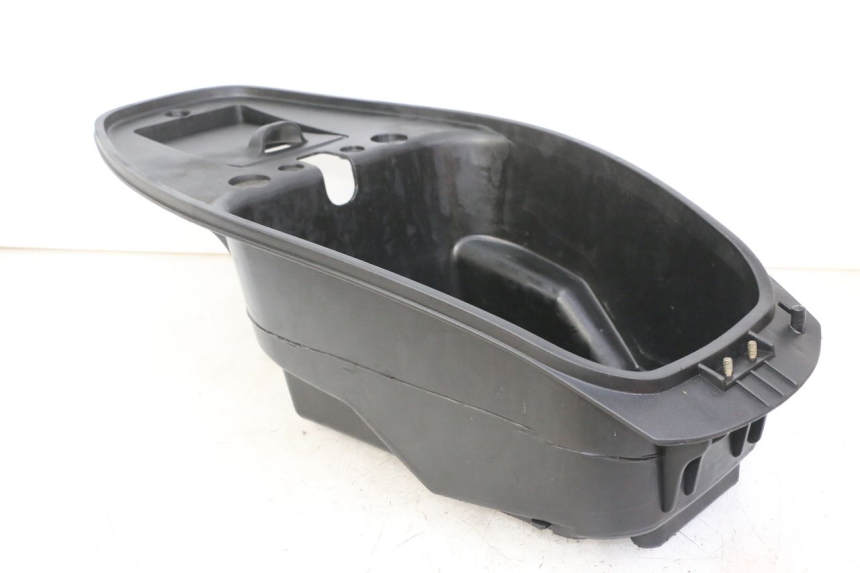 photo de KUFER POD SIEDZENIEM DAELIM BESBI 125 (2007 - 2008) - Punkty mocowania