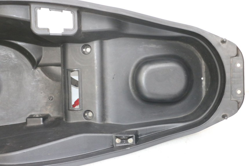 photo de KUFER POD SIEDZENIEM KYMCO DINK STREET 125 (2009 - 2014) - Widok ogólny