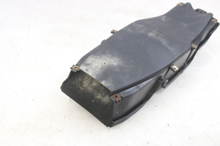 photo de KUFER POD SIEDZENIEM GILERA DNA 50 (2000 - 2007) - Zoom stanu zużycia