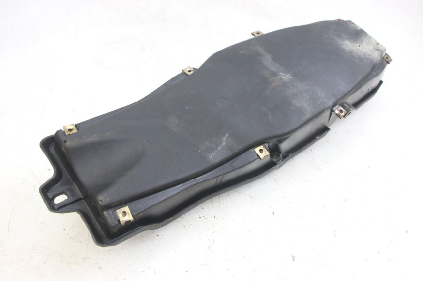 photo de KUFER POD SIEDZENIEM GILERA DNA 50 (2000 - 2007) - Zbliżenie techniczne