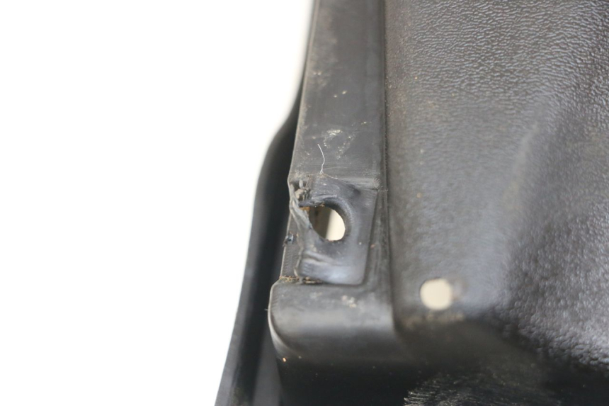 photo de KUFER POD SIEDZENIEM GILERA DNA 50 (2000 - 2007) - Zoom stanu zużycia