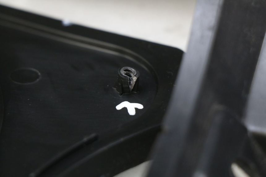 photo de KUFER POD SIEDZENIEM PEUGEOT E-VIVACITY 1 (2012 - 2018) - Oznaczenia i referencje