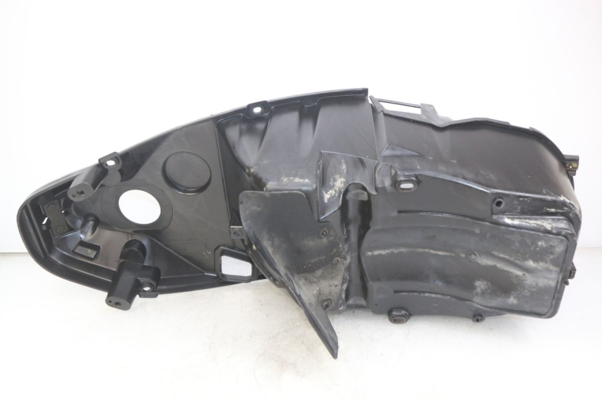 photo de KUFER POD SIEDZENIEM PEUGEOT ELYSEO 125 (1999 - 2004) - Zoom stanu zużycia