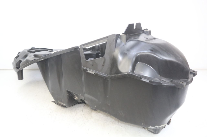 photo de KUFER POD SIEDZENIEM PEUGEOT ELYSEO 125 (1999 - 2004) - Inny kąt widzenia