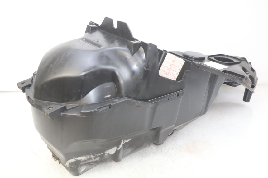 photo de KUFER POD SIEDZENIEM PEUGEOT ELYSEO 125 (1999 - 2004) - Zbliżenie techniczne