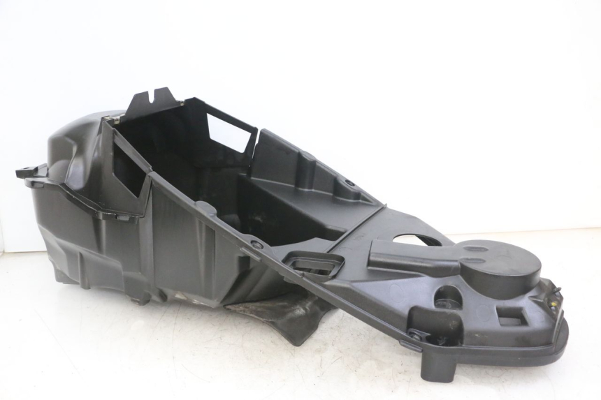 photo de KUFER POD SIEDZENIEM PEUGEOT ELYSTAR 125 (2002 - 2007) - Zbliżenie techniczne