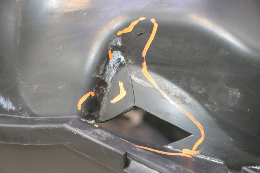 photo de KUFER POD SIEDZENIEM PEUGEOT ELYSTAR 50 (2002 - 2014) - Zbliżenie techniczne