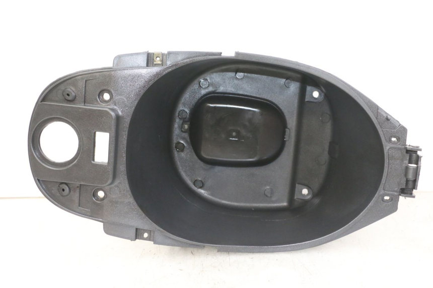 photo de KUFER POD SIEDZENIEM EUROCKA RETRO 50 (2007 - 2014) - Zoom stanu zużycia