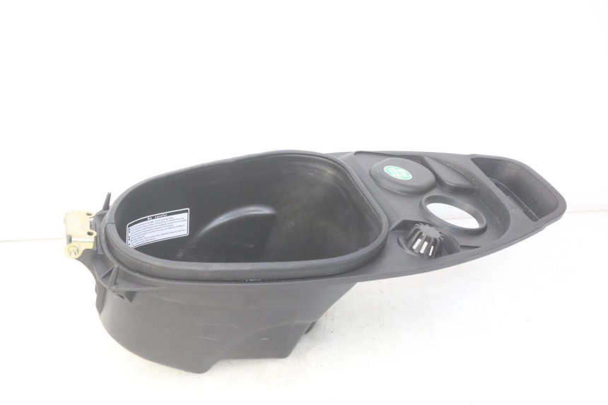 photo de KUFER POD SIEDZENIEM JM MOTORS EVOLIS 4T 50 (2018 - 2022) - Zoom stanu zużycia