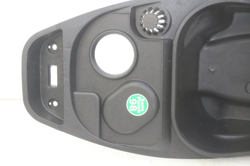 photo de KUFER POD SIEDZENIEM JM MOTORS EVOLIS 4T 50 (2018 - 2022) - Zbliżenie techniczne