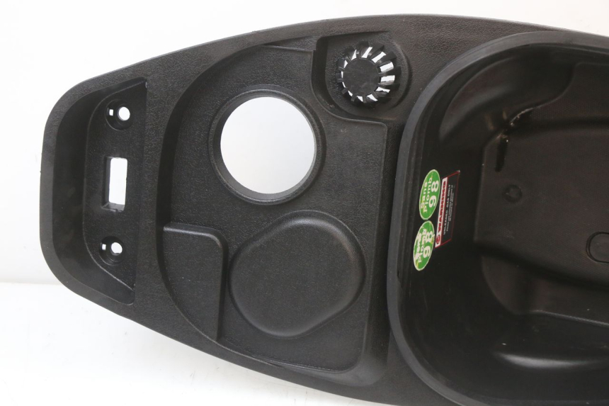 photo de KUFER POD SIEDZENIEM JM MOTORS EVOLIS 4T 50 (2018 - 2022) - Zoom stanu zużycia