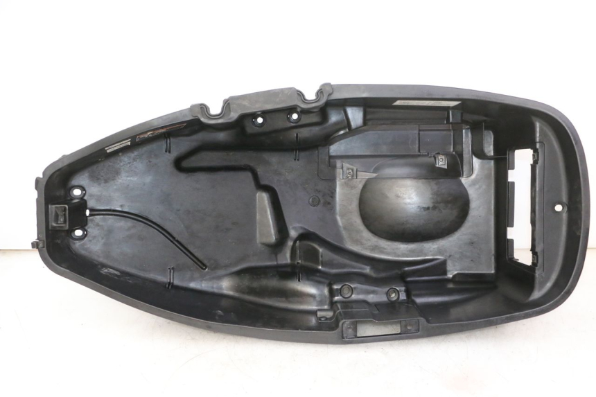 photo de KUFER POD SIEDZENIEM HONDA FES S-WING SWING ABS 125 (2007 - 2015) - Widok główny