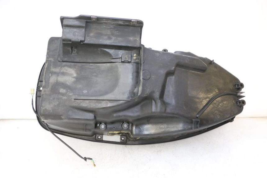 photo de KUFER POD SIEDZENIEM HONDA FES S-WING SWING ABS 125 (2007 - 2015) - Szczegół części