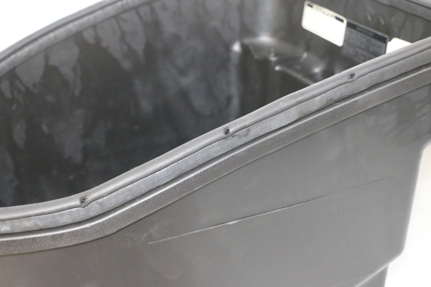 photo de KUFER POD SIEDZENIEM SYM FIDDLE 125 (2008 - 2010) - Zoom stanu zużycia