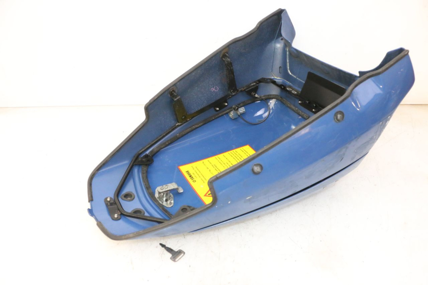 photo de KUFER POD SIEDZENIEM YAMAHA FJR ABS 1300 (2006 - 2012) - Zoom stanu zużycia