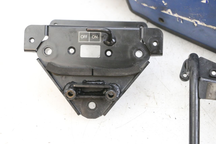 photo de KUFER POD SIEDZENIEM YAMAHA FJR ABS 1300 (2006 - 2012) - Struktura - zbliżenie