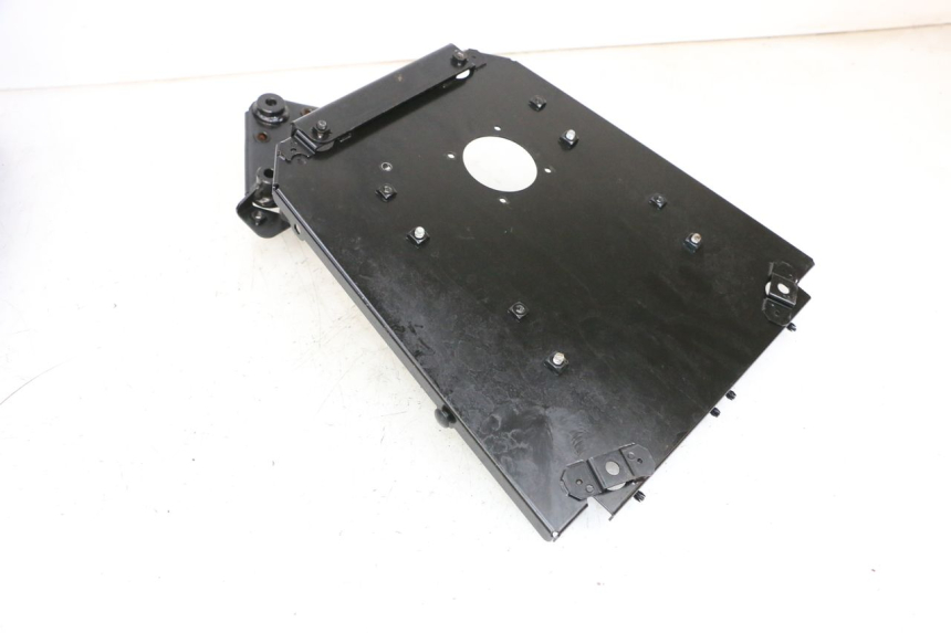 photo de KUFER POD SIEDZENIEM YAMAHA FJR ABS 1300 (2006 - 2012) - Szczegóły charakterystyczne