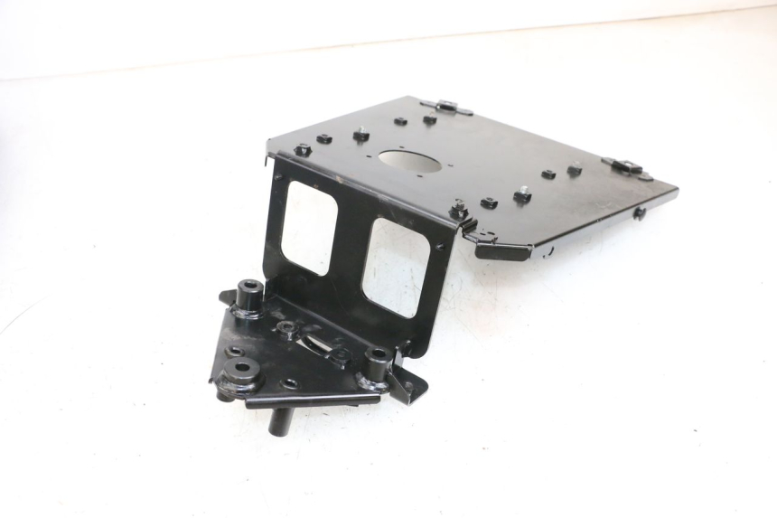 photo de KUFER POD SIEDZENIEM YAMAHA FJR ABS 1300 (2006 - 2012) - Zbliżenie komponentów